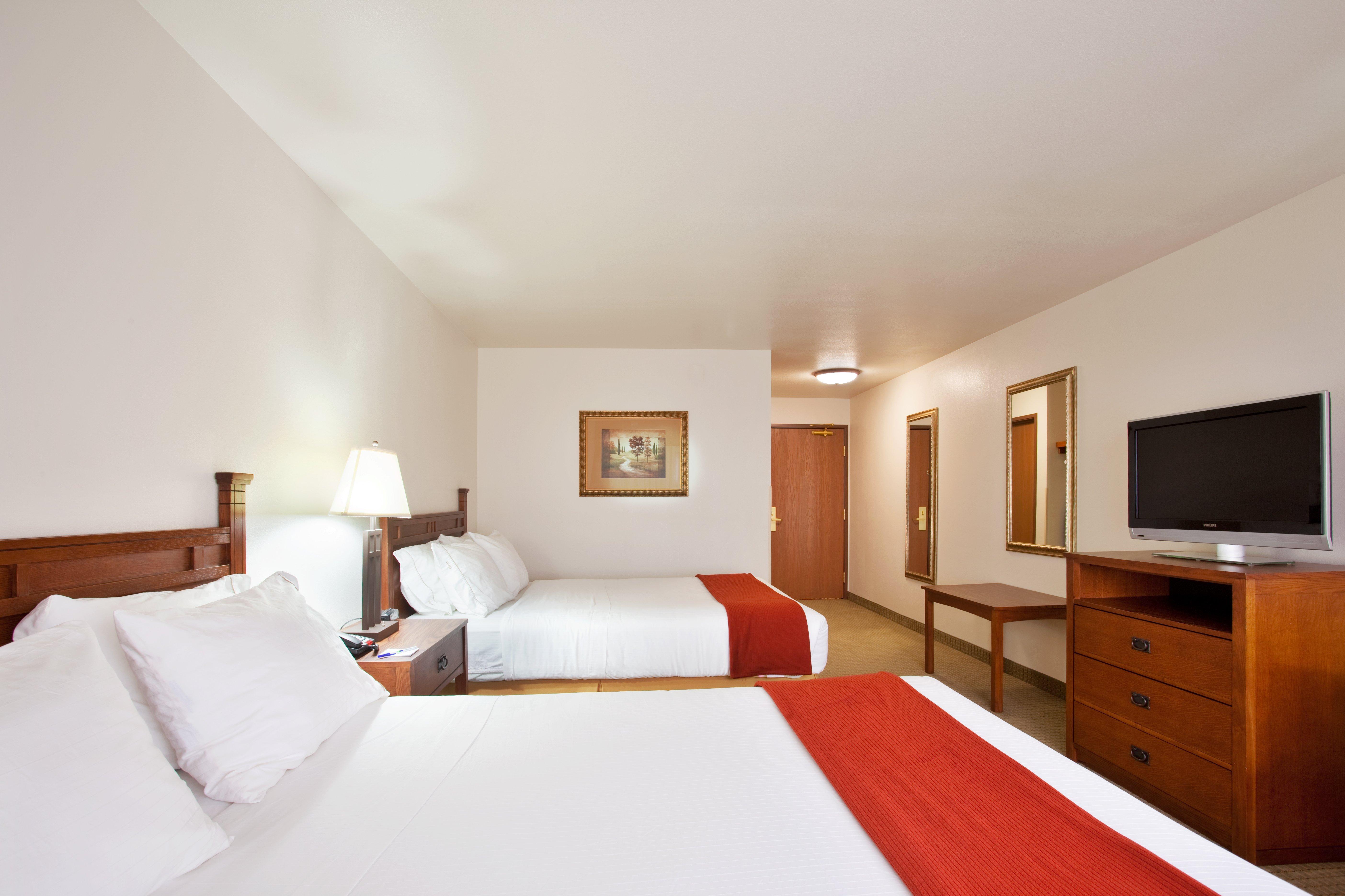 Holiday Inn Express Hotel & Suites Mattoon, An Ihg Hotel Exterior photo